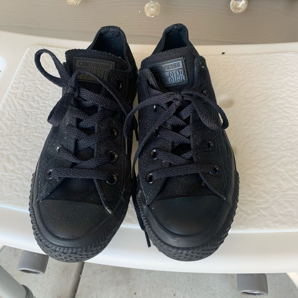 Black all star converse